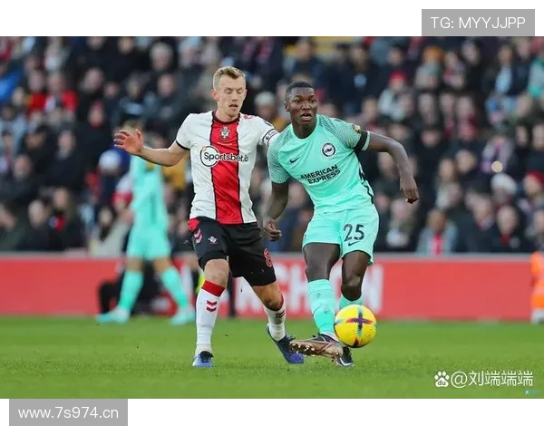 西汉姆追逐梅斯中场杜尔受阻